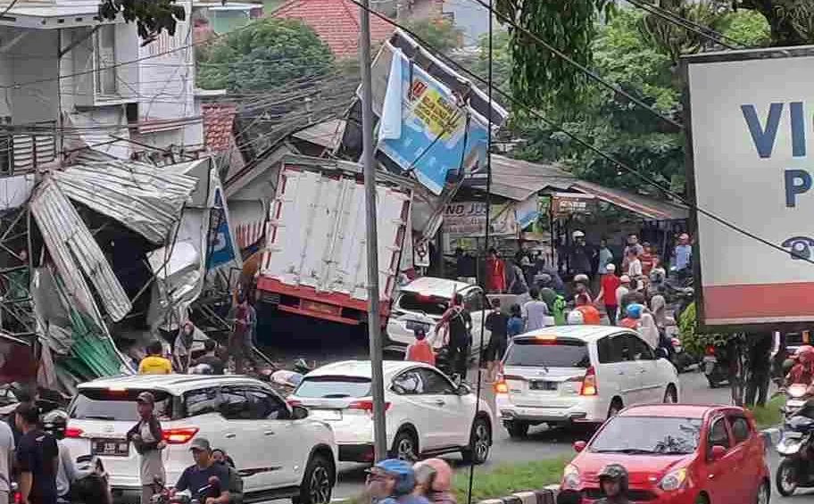 Fakta Kecelakaan Beruntun di Ngaliyan Semarang, 2 Tewas