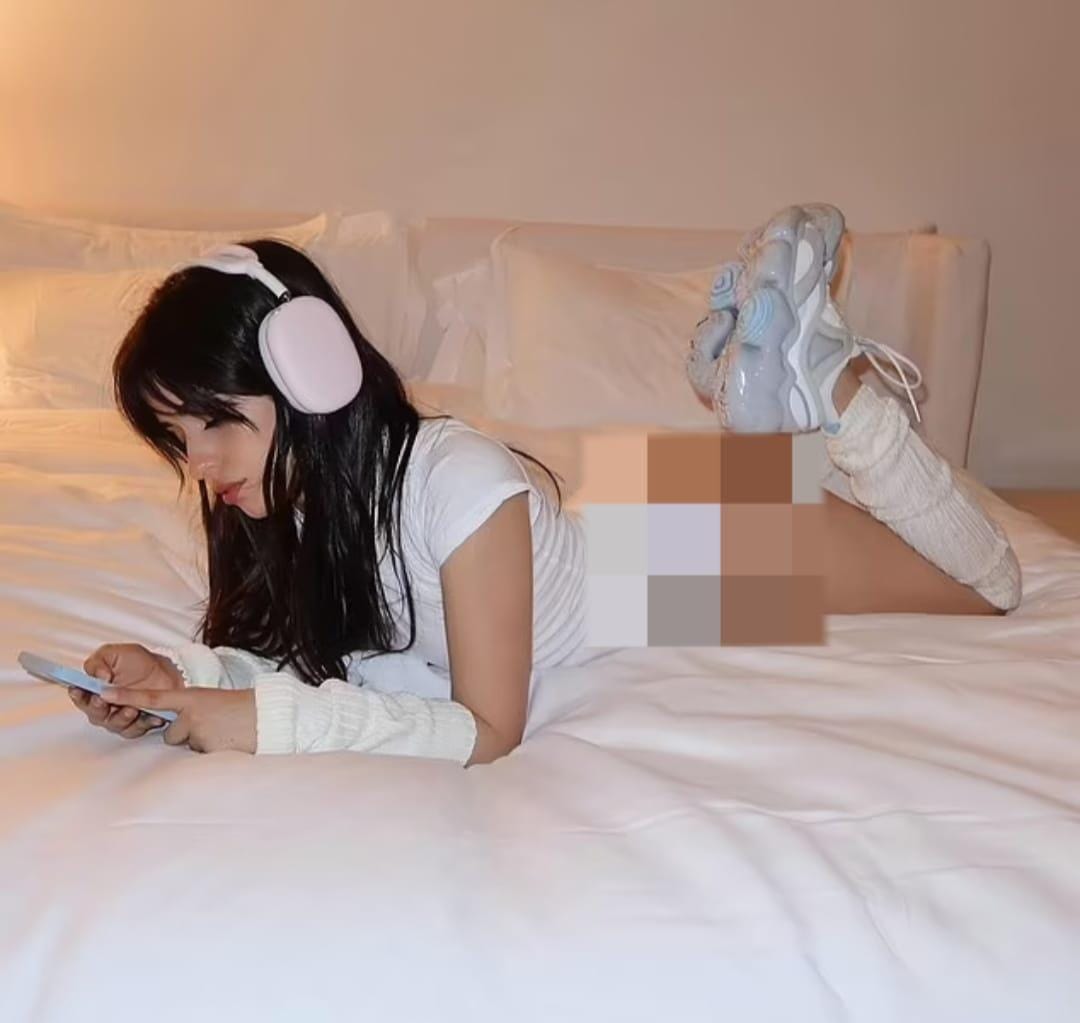 Pamerkan sepatu hasil kolaborasi dengan Grounds. Foto: Dok. Instagram @camila_cabello