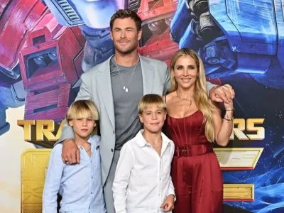 Chris Hemsworth bersama istri dan dua putra kembarnya. Foto: Dok. Instagram @chrishemsworth
