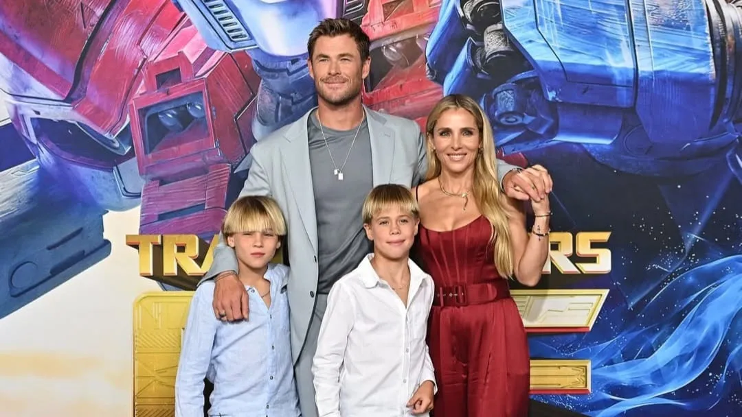 Momen Kocak Chris Hemsworth Ajari Anak Cara Backflip