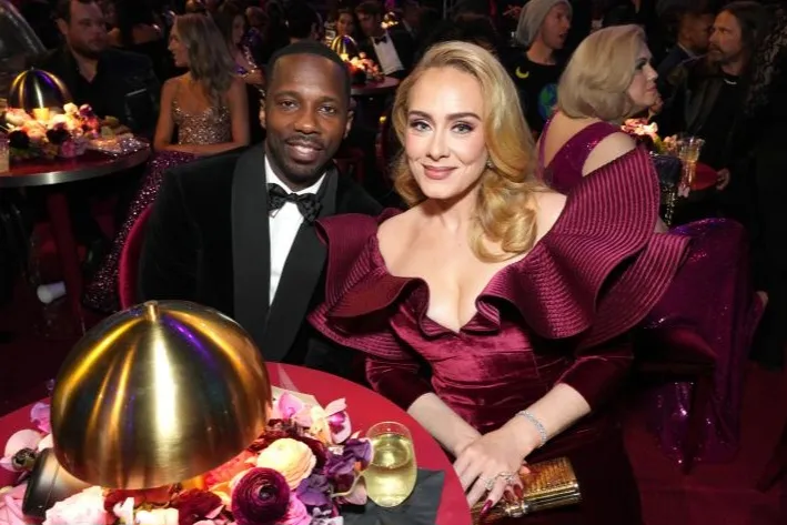 Konser di Las Vegas, Adele Pamer Cincin Tunangan Berlian 8 Karat