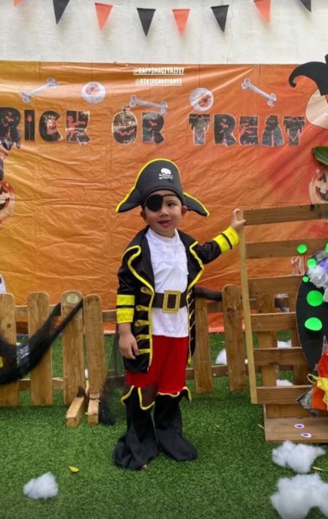 Rayyanza meriahkan Halloween menggunakan kostum bajak laut (Foto: Instagram/raffinagita1717)