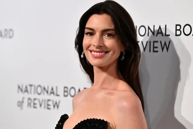 4 Rahasia Kecantikan Anne Hathaway Untuk Tampil Awet Muda
