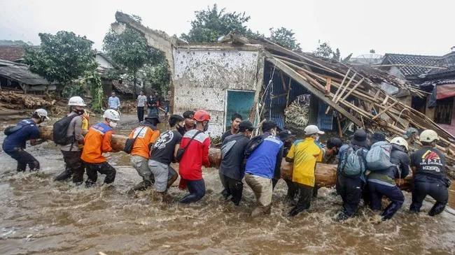 Duka Korban Banjir Sukabumi, Rumah Terendam Barang Berharga Hilang