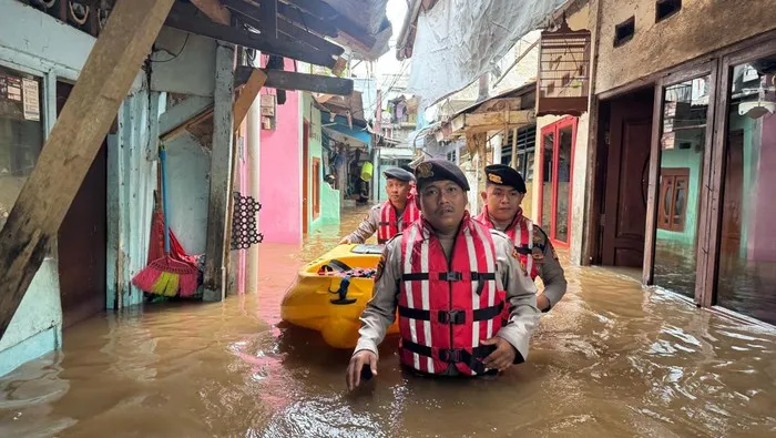 Kali Ciliwung Meluap, Puluhan RT di Jakarta Terendam Banjir
