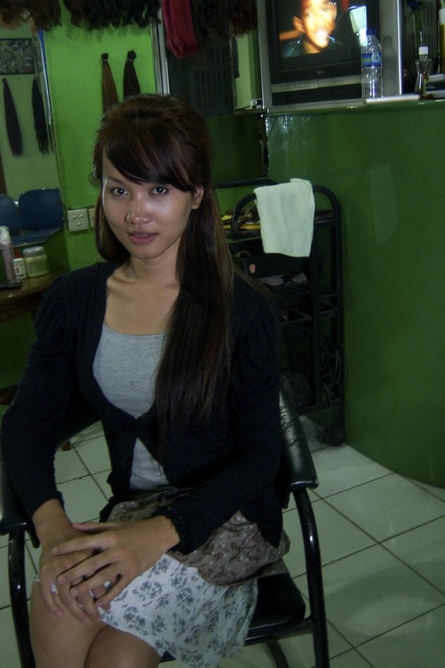 Foto saat masih bekerja sebagai karyawan Salon (Foto: Dok. ELIM Salon via KapanLagi.com)
