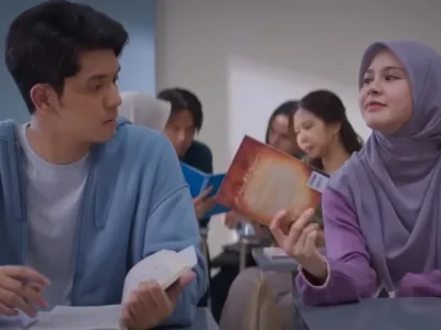 Hikmah yang bisa diambil di film ‘Cinta dalam ikhlas (Foto: YouTube/StarvisionPlus)