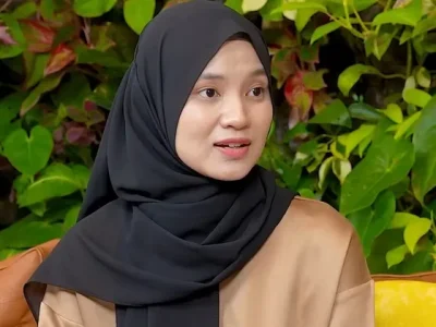 Hani lawan kanker tulang (Foto: YouTube/CURHAT BANG Denny Sumargo)