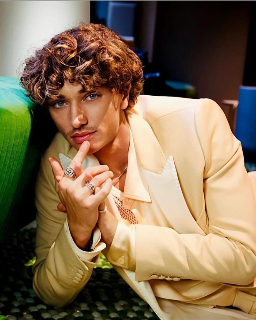 Potret tampan aktor ‘The Summer I Turned Pretty’ (Foto: Instagram/gavincasalegno)