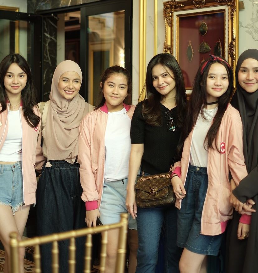 Syndey bersaing dengan Kana Sybilla, anak Zaskia Adya Mecca, dan Song Louisa, anak Meisya Siregar. Foto : Instagram/zaskiadyamecca
