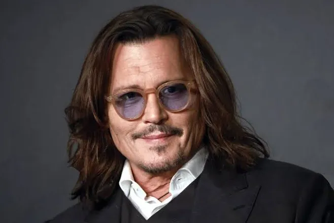 Rumor Johnny Depp Berkencan dengan Selebgram Spanyol