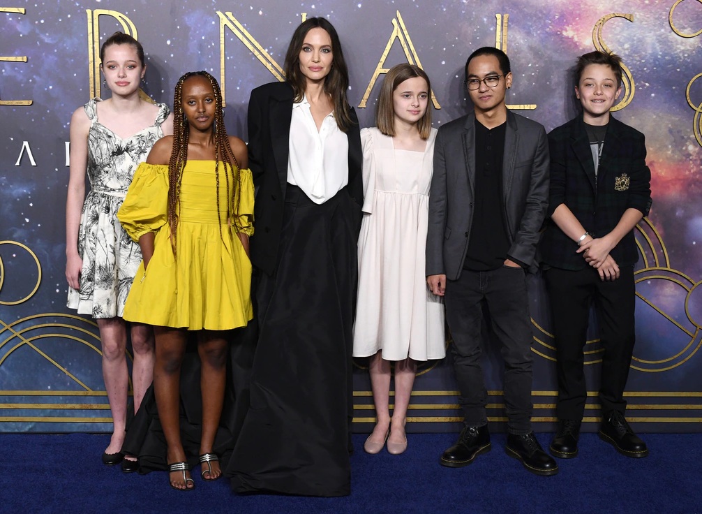 Angelina Jolie dan anak-anaknya di tahun 2021 (Foto: Shutterstock)