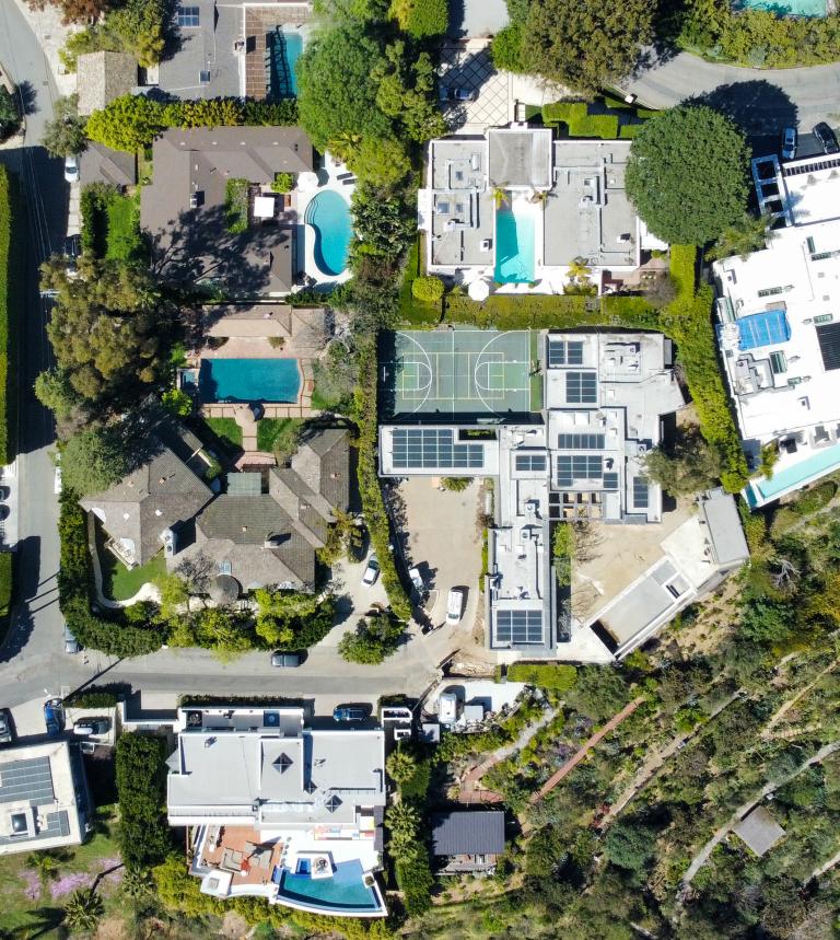 Kompleks rumah leonardo di Hollywood Hills (Foto: BACKGRID)