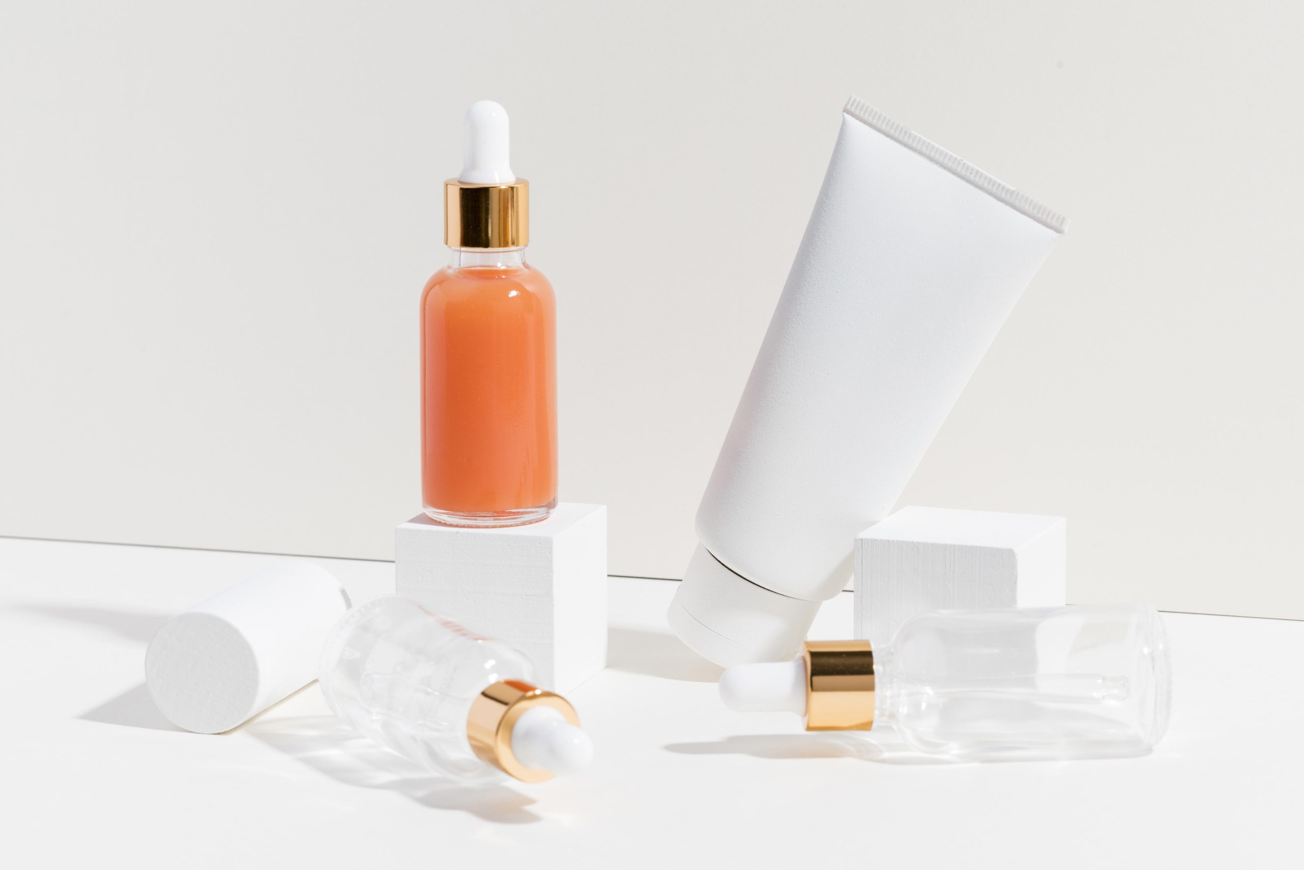 Ilustrasi produk skincare (Foto: Freepik)