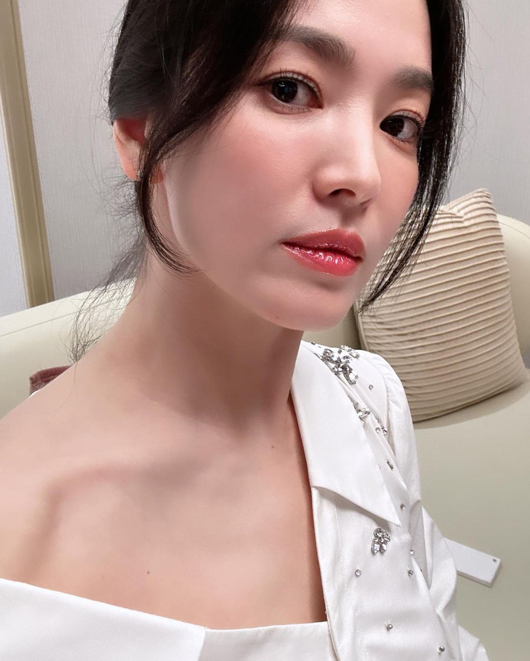 Makeup minimalis Song Hye Kyo (Foto: Instagram/kyo1122)