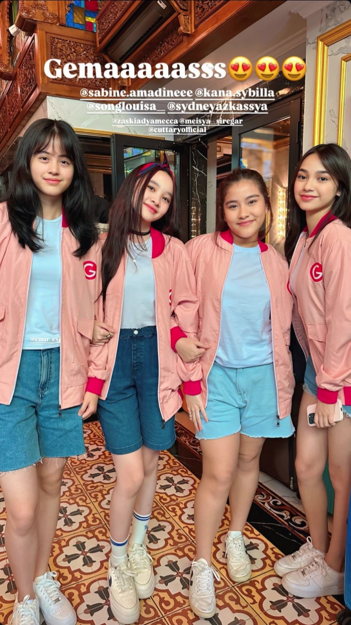 Potret Sybil bersama Sydney (kanan), Louisa, dan Sabine (kiri) (Foto: Instagram/zaskiadyamecca)
