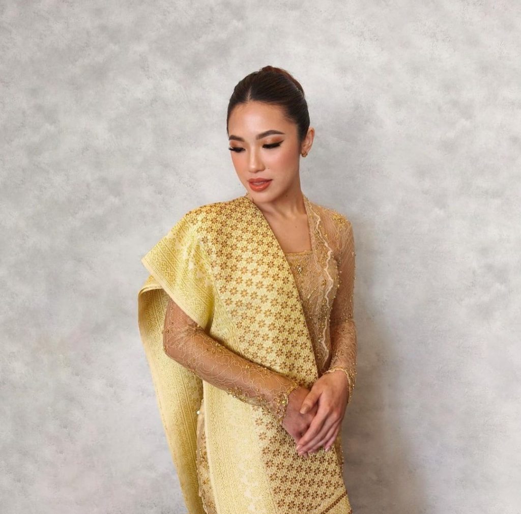 Winona terlihat cantik saat menggunakan batik (Foto: Instagram/wdtandra)