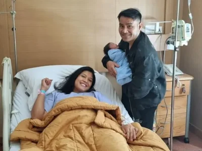 Judika saat menggendong anak yang baru lahir. Foto: Instagram/jud1ka)