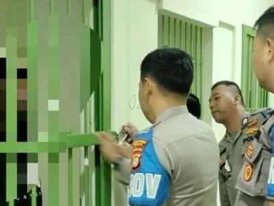 Anggota polisi bernama Nikson ditangkap setelah tega bunuh ibu kandung. Foto : Dok. Polsek Cileungsi
