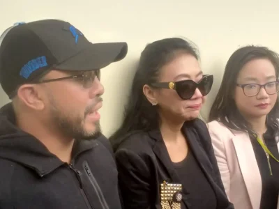 Galiech Ridha Rahardja dan Asri Welas saat ditemui awak media di Pengadilan Agama Depok. (Foto: Bayu/Nyata)