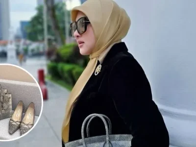 Syahrini menenteng tas senilai hampir Rp 2 miliar. Foto : Instagram/princessyahrini