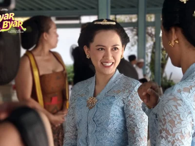 Happy Asmara di film 'Ambyar Mak Byar'. (Foto: Dok. BION Studio)