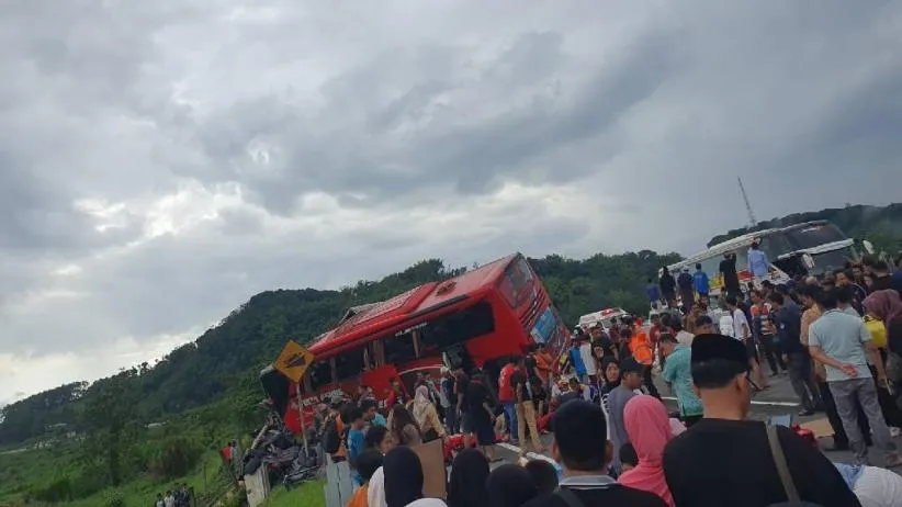 Fakta Kecelakaan Maut Bus Rombongan SMP di Tol Malang-Pandaan