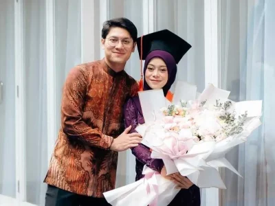 Istri Rizky Billar, Lesti Kejora lulus Sarjana Ilmu Komunikasi di Universitas Mercu Buana. Foto : Instagram/rizkybillar