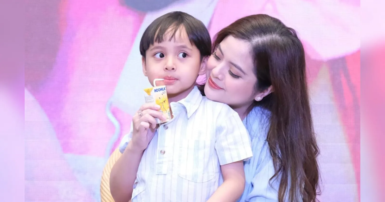 Alasan Tasya Kamila Tetap Beri Susu pada Anak Selepas ASI Ekslusif