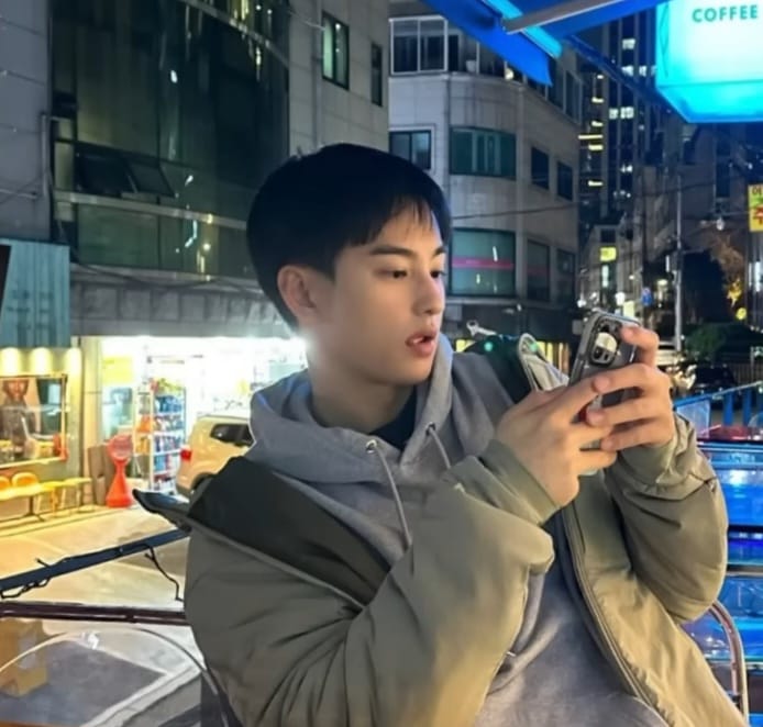 Lee Dong Hwi, adik Cha Eun Woo. Foto: Dok. YouTube Diggle