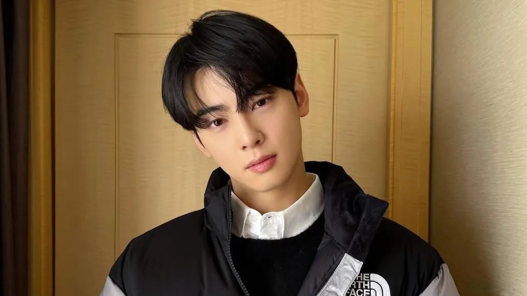 Adik Cha Eun Woo Muncul di Acara TV, Visualnya Curi Perhatian