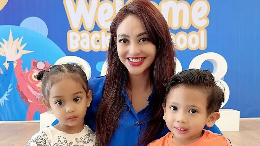 Awal Mula Crazy Rich Monica Soraya Adopsi Belasan Anak