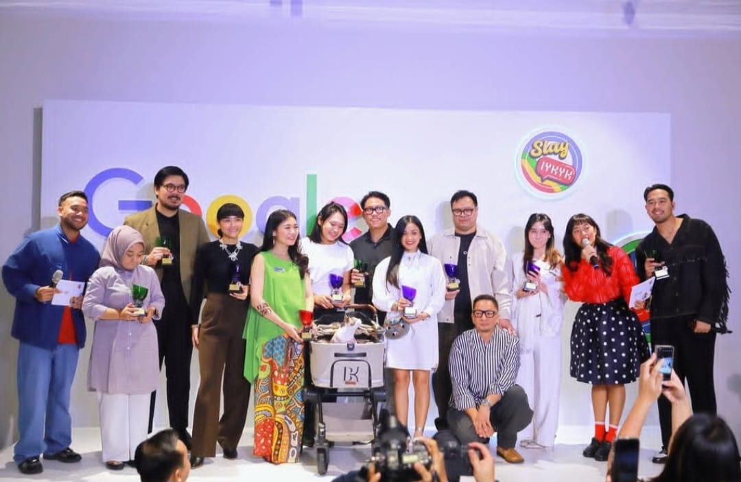 Bobby berfoto bersama Nirina Zubir, Ringgo Agus, dan pemenang lainnya. Foto: Dok. Instagram @bobbykertanegara