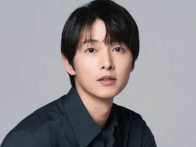 Song Joong Ki kini jadi ayah dua anak. Foto: Dok. HighZium Studio