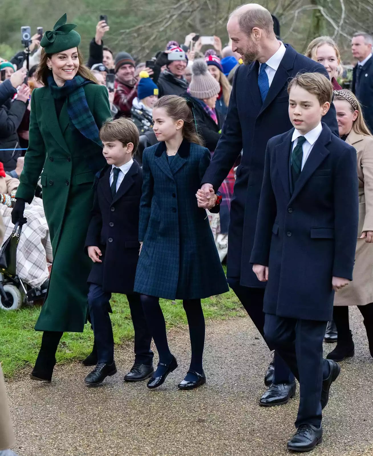 Kate Middleton, Pangeran William, dan ketiga anaknya. Foto: Dok. Samir Hussein/Wireimage