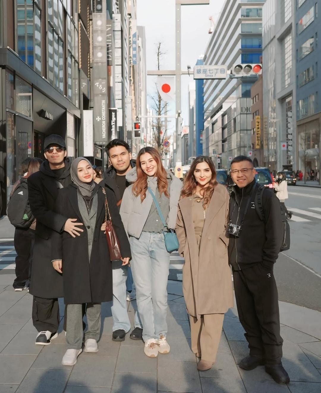 Keluarga Aurel dan Atta berlibur ke Jepang. Foto: Dok. Instagram @aurelie.hermansyah