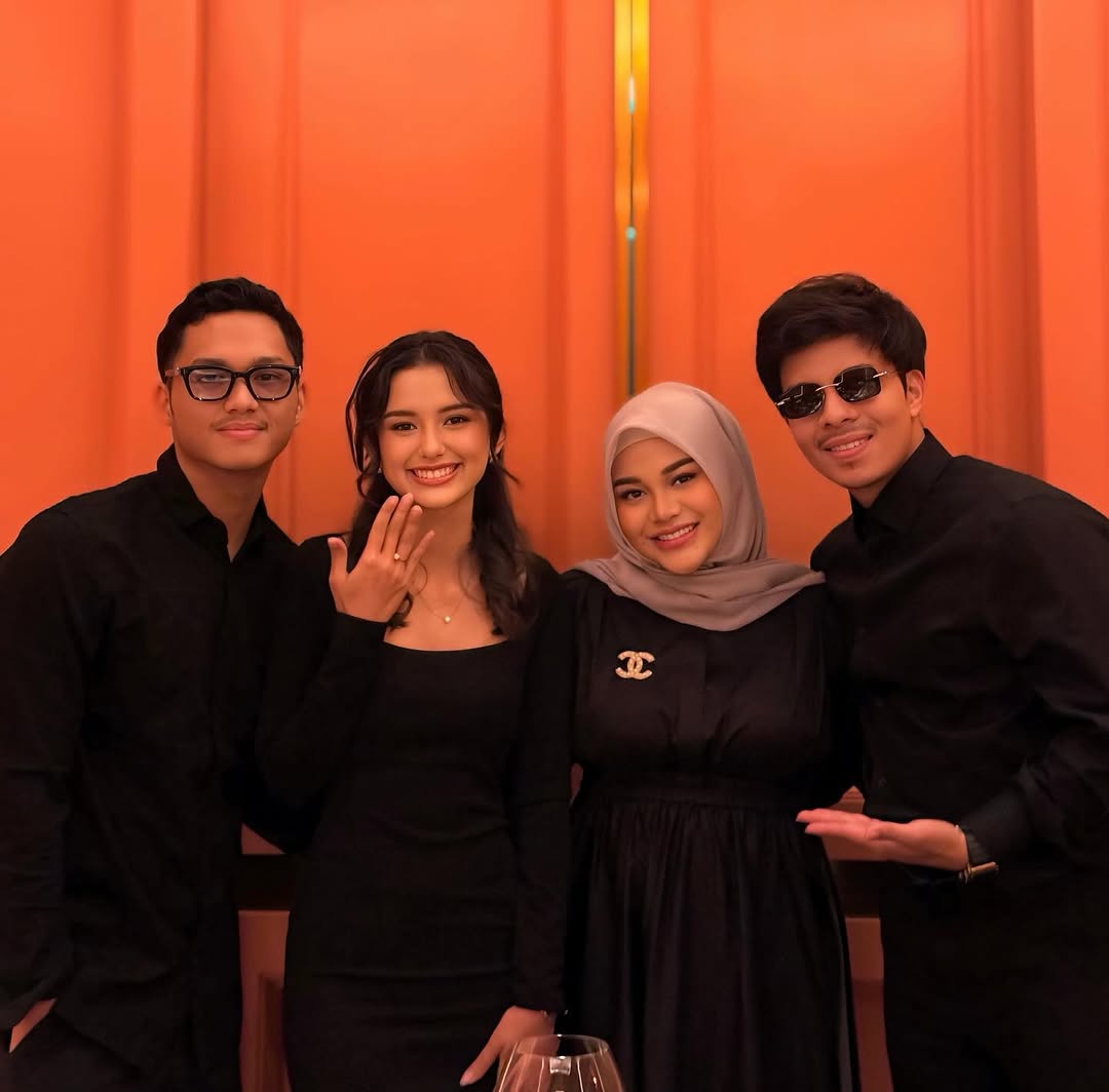 Azriel dan Sarah (Foto: Instagram/attahalilintar)
