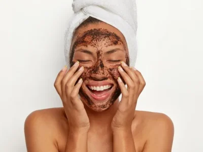 Ilustrasi DIY masker kopi untuk mencerahkan kulit wajah (Foto: Freepik)
