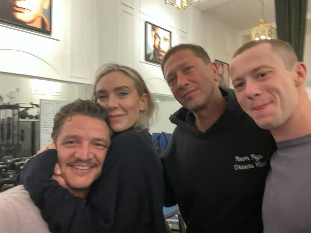 Para pemeran Fantastic Four saat di lokasi syuting (Foto: Instagram/pascalispunk)