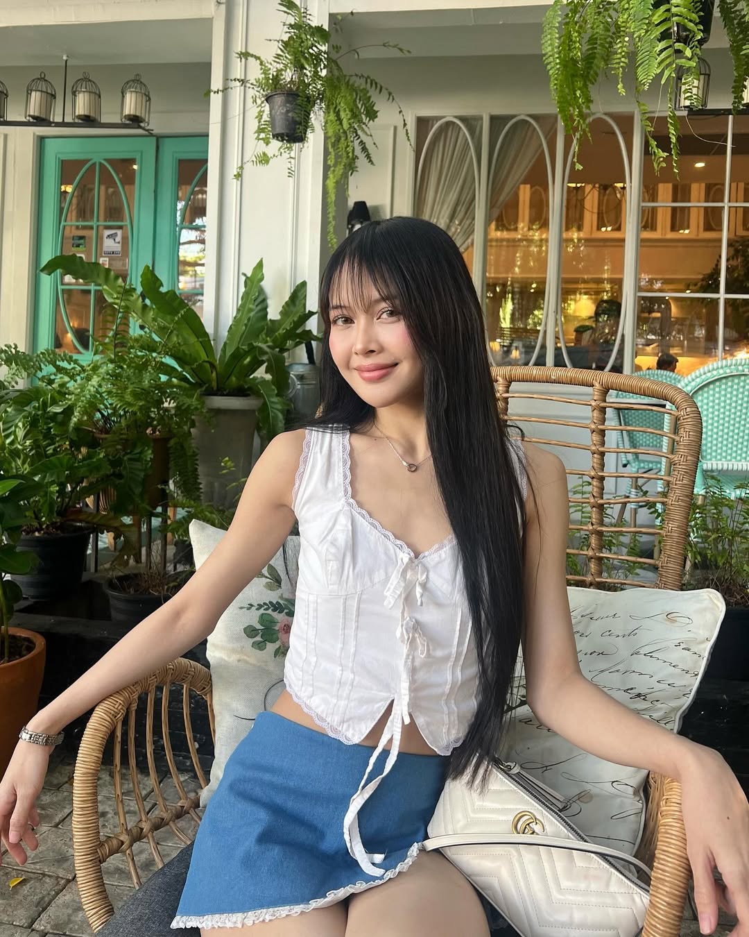 Penampilan Feni saat hangout (Foto: Instagram/jkt48feni)