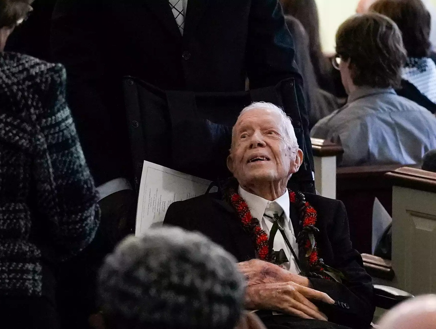 Jimmy Carter saat menghadiri upacara pemakaman istrinya (Foto: ALEX BRANDON/POOL/AFP via Getty)