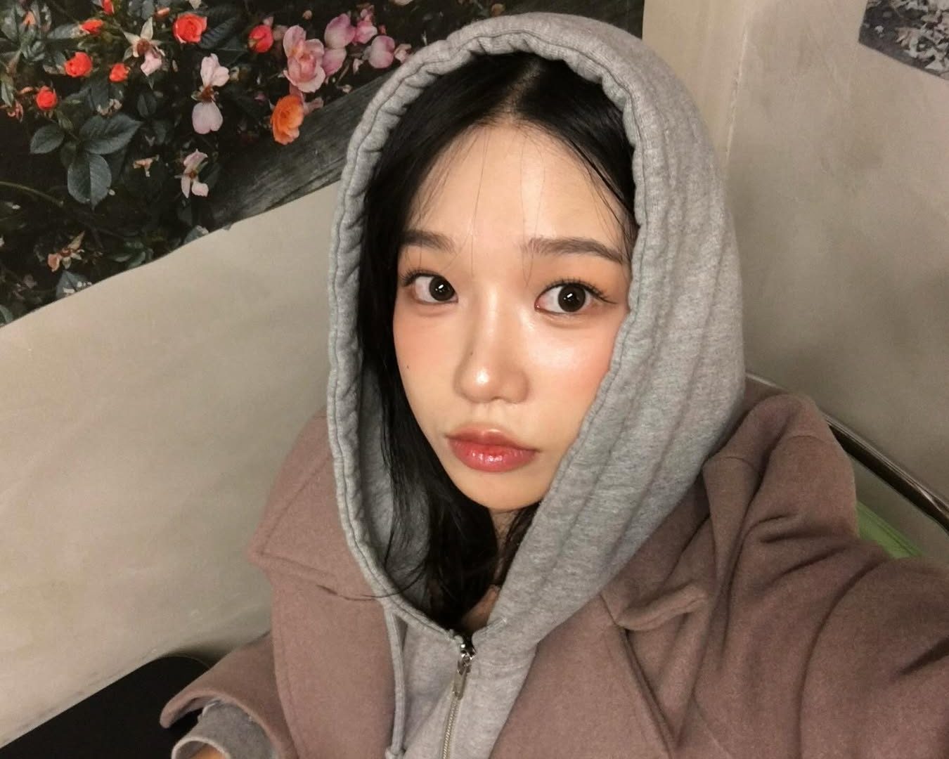 Dewy finish makeup (Foto: Instagram/zo_glasss)