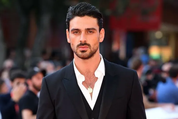 Michele Morrone Perankan Tukang Kebun di Film ‘The Housemaid’