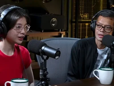 Nada Tarina Putri dan ayah kandung-nya, Bheben T-Five. (Foto: YouTube/Deddy Corbuzier)