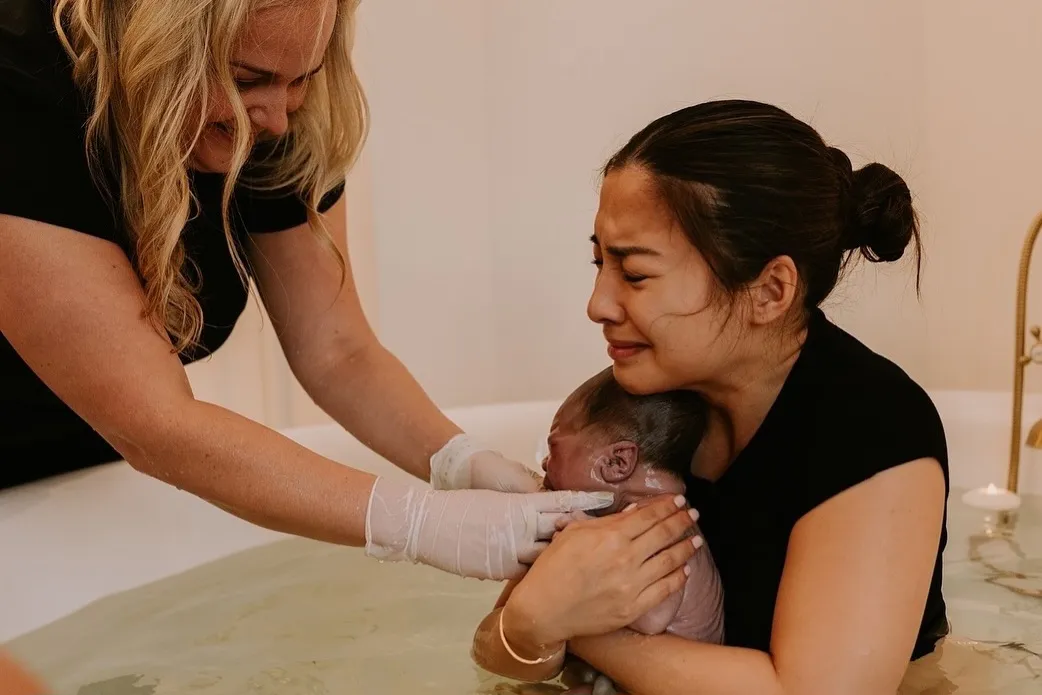 Nikita Willy Lahirkan Anak ke-2 dengan Water Birth, Apakah Aman?