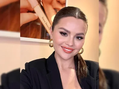 Makeup simple tahun baru ala Selena Gomez (Foto: Instagram/selenagomez)