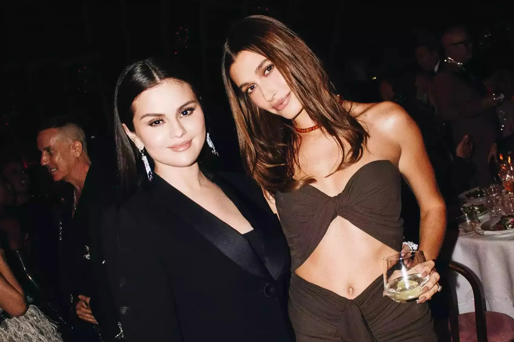 Mantan Pacar Suami Bertunangan, Ini Respons Hailey Bieber