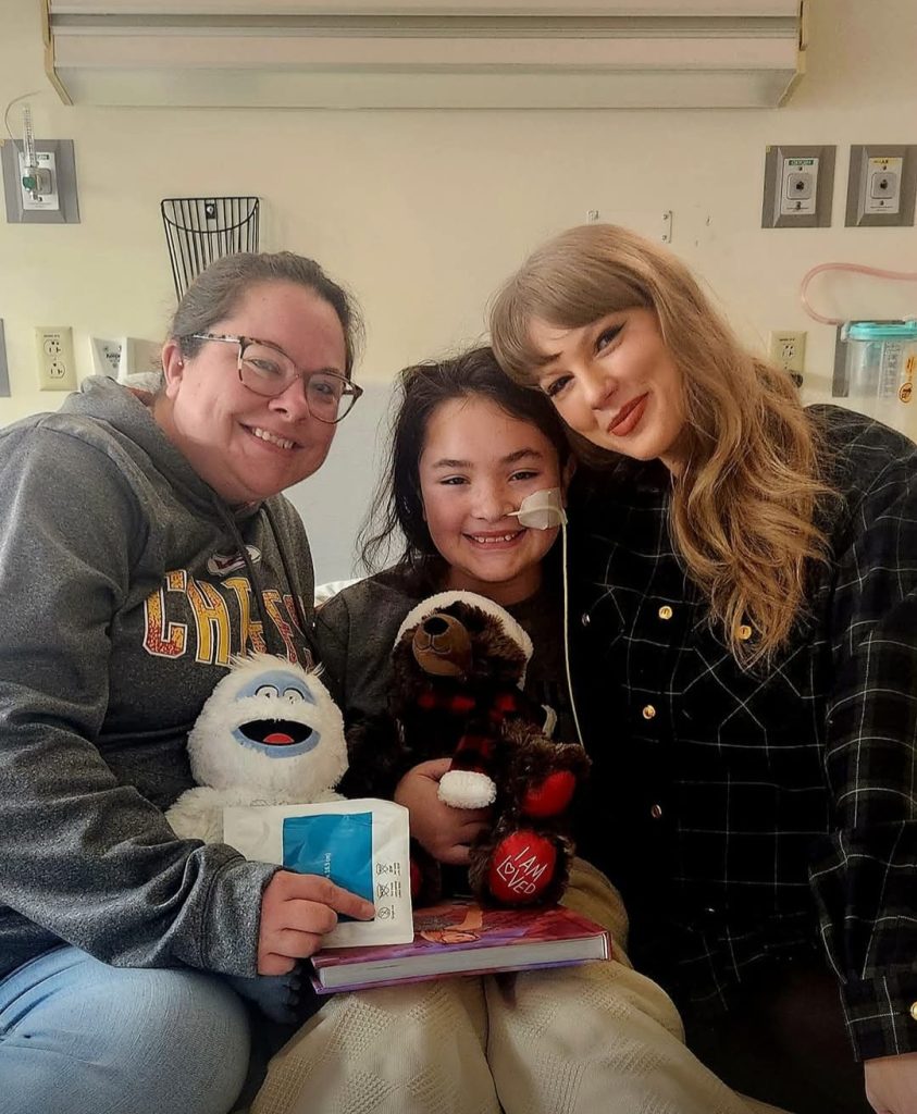 Foto bersama dengan Baylee (tengah) (Foto: Facebook/Melissa Nuzum)