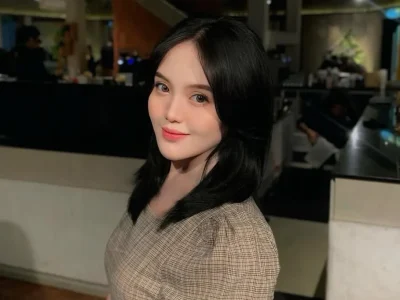 Potret cantik Tia Septiana, anak artis senior Mandra (Foto: Instagram/tiaseptianna_)