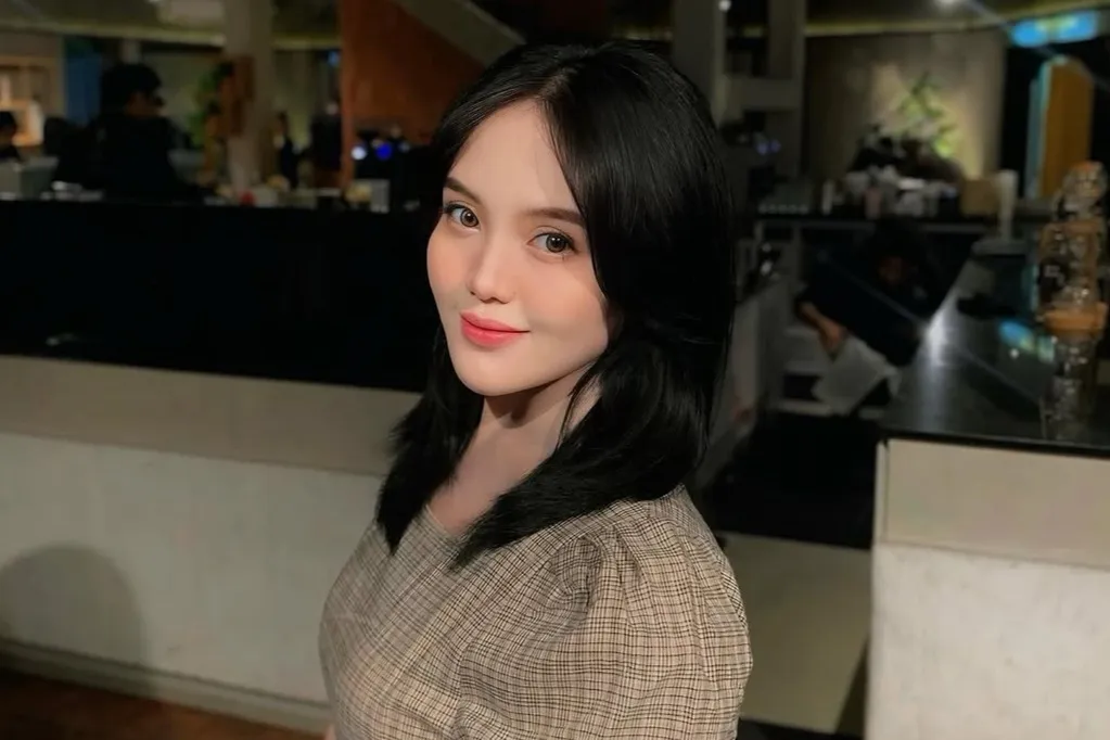 Potret Cantik Tia Septiana, Anak Mandra yang Ditolak Casting